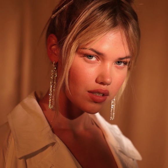 8 Other Reasons x Jill Jacobs Crystal Drop Earrings - Picture 2 of 6